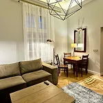 4m High In Heart Of Warsaw! Apartman *