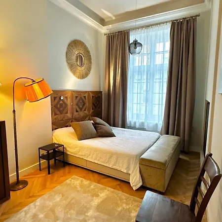 4m High In Heart Of Warsaw! Warschau