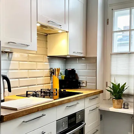 Appartement 4m High In Heart Of Warsaw! Warschau