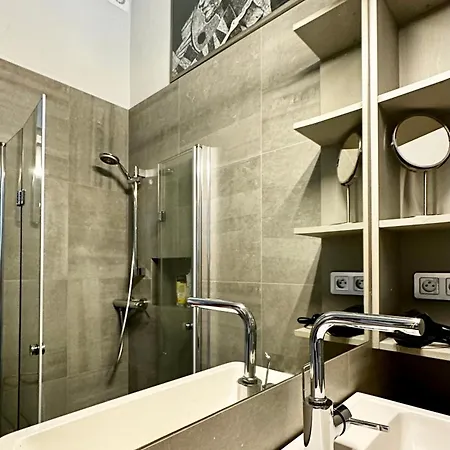 4m High In Heart Of Warsaw! Appartement Warschau