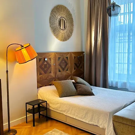 4m High In Heart Of Warsaw! Warschau