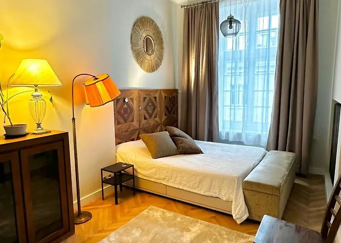 4m High In Heart Of Warsaw! Warsaw