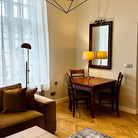 4m High In Heart Of Warsaw! * Βαρσοβία