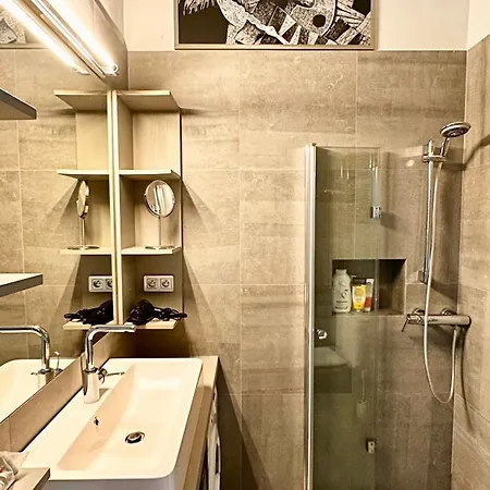 4m High In Heart Of Warsaw! Βαρσοβία