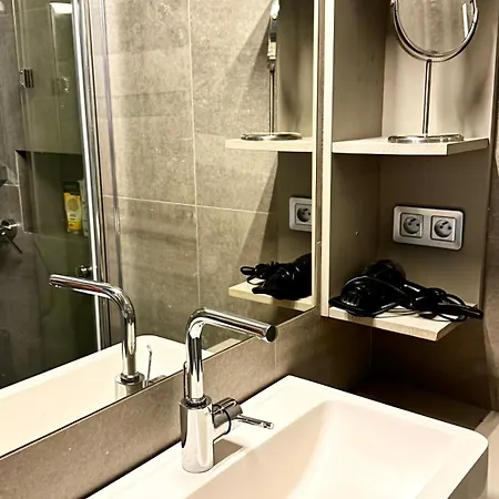 4m High In Heart Of Warsaw! Apartamento Varsovia